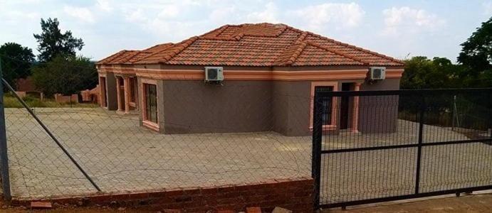 Bed and Breakfast Tshukudu E Ntsho Mogwase Exterior foto